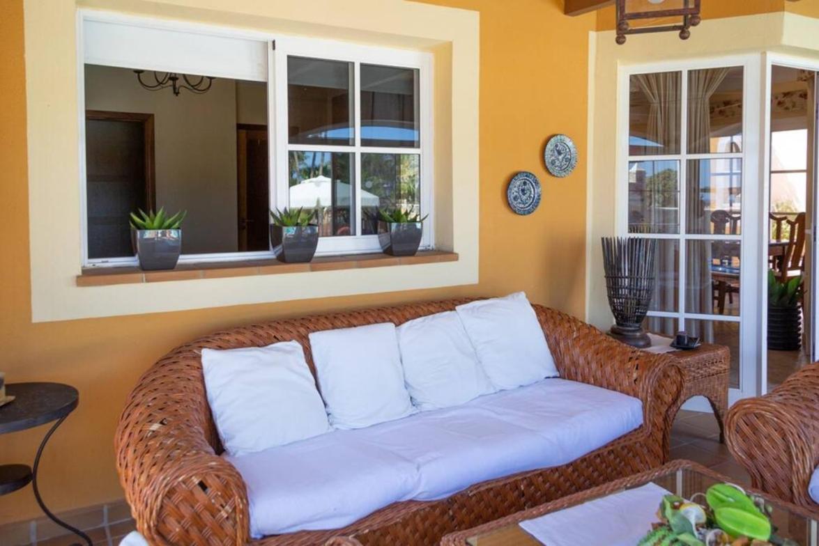 Holiday Villa Vergel With Huge Private Pool, Jacuzzi, Sauna & Bbq By Amazzzing Travel Калета-де-Фусте Экстерьер фото